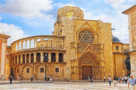 cathedral of valencia facts.